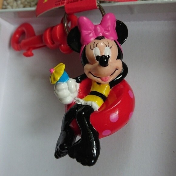 New vintage Minnie mouse sit on float keychain with clip - Picture 8 of 9
